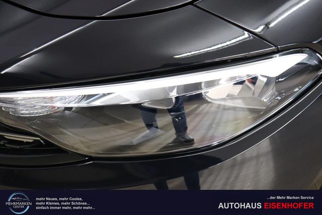 Tipo 5-Türer MY22 TIPO 5-Türer City Life Hybrid 1.5 GSE 96kW (130PS) DCT718 - Cinema Schwarz 645 - Stoff Schwarz "316 Rückfahrkamera mit dynamischen Führungslinien 3A4 Sicherheits-Plus-Paket 3A5 Convenience Plus-Paket 3B4 Style-Paket 452 Sitzheizung vorn 5CD Cinema Schwarz 7QC Uconnect™ NAV Navigationssystem und digitalem Audioempfang DAB+"