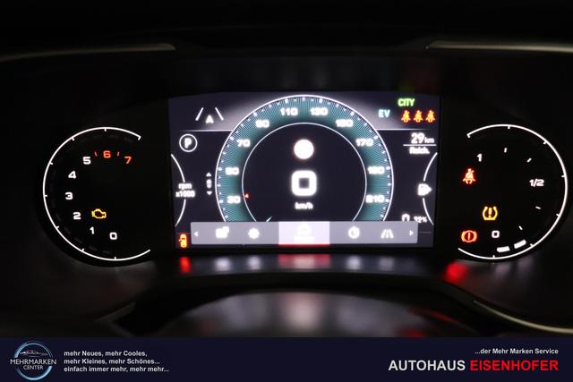 Tipo 5-Türer MY22 TIPO 5-Türer City Life Hybrid 1.5 GSE 96kW (130PS) DCT718 - Cinema Schwarz 645 - Stoff Schwarz "316 Rückfahrkamera mit dynamischen Führungslinien 3A4 Sicherheits-Plus-Paket 3A5 Convenience Plus-Paket 3B4 Style-Paket 452 Sitzheizung vorn 5CD Cinema Schwarz 7QC Uconnect™ NAV Navigationssystem und digitalem Audioempfang DAB+"