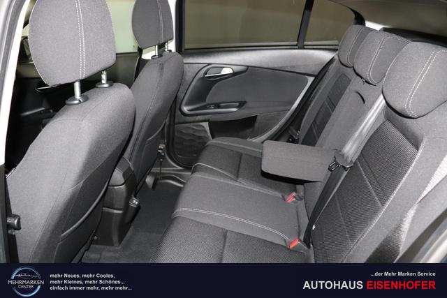 Tipo 5-Türer MY22 TIPO 5-Türer City Life Hybrid 1.5 GSE 96kW (130PS) DCT718 - Cinema Schwarz 645 - Stoff Schwarz "316 Rückfahrkamera mit dynamischen Führungslinien 3A4 Sicherheits-Plus-Paket 3A5 Convenience Plus-Paket 3B4 Style-Paket 452 Sitzheizung vorn 5CD Cinema Schwarz 7QC Uconnect™ NAV Navigationssystem und digitalem Audioempfang DAB+"