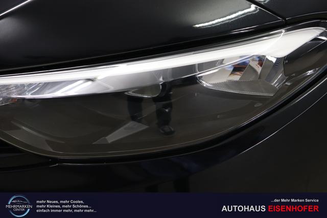 Tipo 5-Türer MY22 TIPO 5-Türer City Life Hybrid 1.5 GSE 96kW (130PS) DCT718 - Cinema Schwarz 645 - Stoff Schwarz "316 Rückfahrkamera mit dynamischen Führungslinien 452 Sitzheizung vorn 5CD Cinema Schwarz 7QC Uconnect™ NAV Navigationssystem und digitalem Audioempfang DAB+"