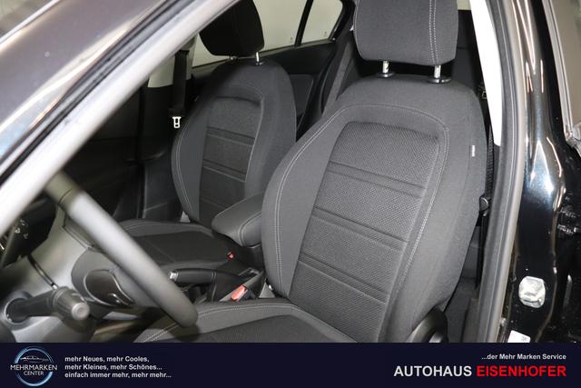 Tipo 5-Türer MY22 TIPO 5-Türer City Life Hybrid 1.5 GSE 96kW (130PS) DCT718 - Cinema Schwarz 645 - Stoff Schwarz "316 Rückfahrkamera mit dynamischen Führungslinien 452 Sitzheizung vorn 5CD Cinema Schwarz 7QC Uconnect™ NAV Navigationssystem und digitalem Audioempfang DAB+"