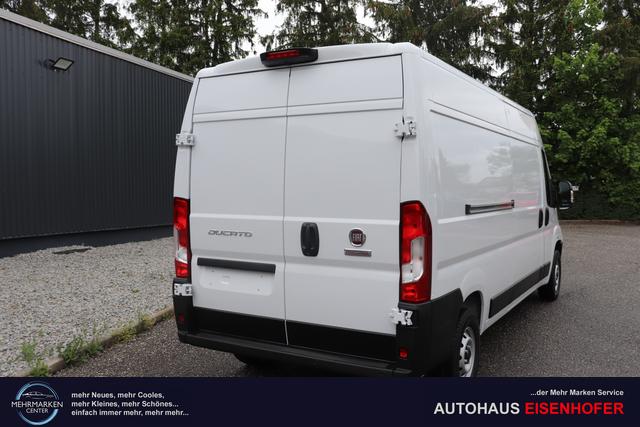 Fiat Ducato Easy Pro L4H2 verblecht 140 HDI MT Euro 6d-ISC-FCM Ducato Wei&szlig; (549) Darko Red Black (196) "144 Allwetterreifen 619 Heckfl&uuml;gelt&uuml;ren mit 260&deg; &Ouml;ffnung 6HQ Aufkleber Notrufnummern 853 Bedienungsanleitung Deutsch AGY Paket ""Techno Plus Visibility"" LHA LED-Beleuchtung im Laderaum"