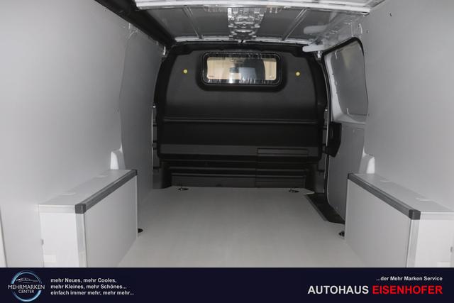 Scudo Scudo Kastenwagen L3 2.0 145 MT6 Kastenwagen549 - WEISS 969 - Standard Sitze "2QC Multifunktionale Beifahrersitzbank ""Eat and Work"" 3OM verstärktes LED Licht im Laderaum 7ET Komforttrennwand Verglast Mit Kleiderhaken A04 Paket ""Assist"" A06 Paket ""Worksite"" CKD Holzboden Laderaum 9mm Mit Antirutschbeschichtung, Inkl. Sei"