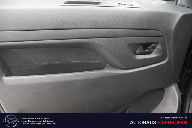 Scudo Scudo Kastenwagen L3 2.0 145 MT6 Kastenwagen632 - Schwarz 969 - Standard Sitze "2QC Multifunktionale Beifahrersitzbank ""Eat and Work"" 3OM verstärktes LED Licht im Laderaum 7ET Komforttrennwand Verglast Mit Kleiderhaken A04 Paket ""Assist"" A06 Paket ""Worksite"" CKD Holzboden Laderaum 9mm Mit Antirutschbeschichtung, Inkl. Sei 632 Schwarz"