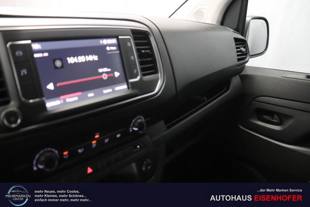 Scudo Scudo Kastenwagen L3 2.0 145 MT6 Kastenwagen632 - Schwarz 969 - Standard Sitze "2QC Multifunktionale Beifahrersitzbank ""Eat and Work"" 3OM verstärktes LED Licht im Laderaum 7ET Komforttrennwand Verglast Mit Kleiderhaken A04 Paket ""Assist"" A06 Paket ""Worksite"" CKD Holzboden Laderaum 9mm Mit Antirutschbeschichtung, Inkl. Sei 632 Schwarz"