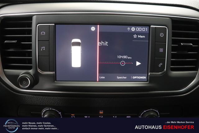 Scudo Scudo Kastenwagen L3 2.0 145 MT6 Kastenwagen632 - Schwarz 969 - Standard Sitze "2QC Multifunktionale Beifahrersitzbank ""Eat and Work"" 3OM verstärktes LED Licht im Laderaum 7ET Komforttrennwand Verglast Mit Kleiderhaken A04 Paket ""Assist"" A06 Paket ""Worksite"" CKD Holzboden Laderaum 9mm Mit Antirutschbeschichtung, Inkl. Sei 632 Schwarz"