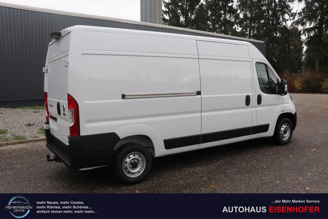 Fiat Professional Ducato series 9 35 L4H2 Kawa verblecht 140 MJT Euro-6D-Final MT 549 - Ducato Weiß "076 Sitzbezug Schwarz mit Ducato-Logo auf Kopfstütze" "502 Beifahrerairbag für Beifahrerdoppelsitz 5W3 Paket ""Techno Nav"" 5W6 Paket ""Visibility"" 5YJ Paket ""City"" 619 Heckflügeltüren 260 Grad Öffnung (Bei Auswahl Opt. 619 i.V.m. 519.muss Opt. 029 mitbestellt werd 6JA Starre Anhängerkupplung 835 Ablagefach im Dach (Serie bei Maxi 40 + Doka) 92P Kraftstofftank 75 Liter JKU 230-Volt-Steckdose an der Mittelkonsole 077 verstärkte Federn hinten SERIE"