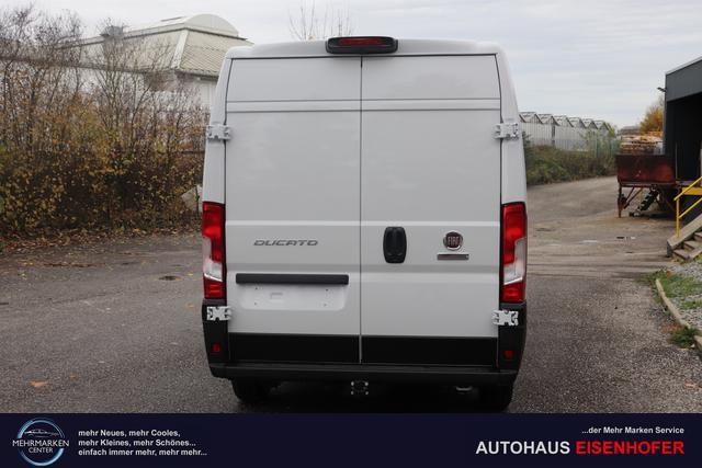 Fiat Professional Ducato series 9 35 L4H2 Kawa verblecht 140 MJT Euro-6D-Final MT 549 - Ducato Weiß "076 Sitzbezug Schwarz mit Ducato-Logo auf Kopfstütze" "502 Beifahrerairbag für Beifahrerdoppelsitz 5W3 Paket ""Techno Nav"" 5W6 Paket ""Visibility"" 5YJ Paket ""City"" 619 Heckflügeltüren 260 Grad Öffnung (Bei Auswahl Opt. 619 i.V.m. 519.muss Opt. 029 mitbestellt werd 6JA Starre Anhängerkupplung 835 Ablagefach im Dach (Serie bei Maxi 40 + Doka) 92P Kraftstofftank 75 Liter JKU 230-Volt-Steckdose an der Mittelkonsole 077 verstärkte Federn hinten SERIE"
