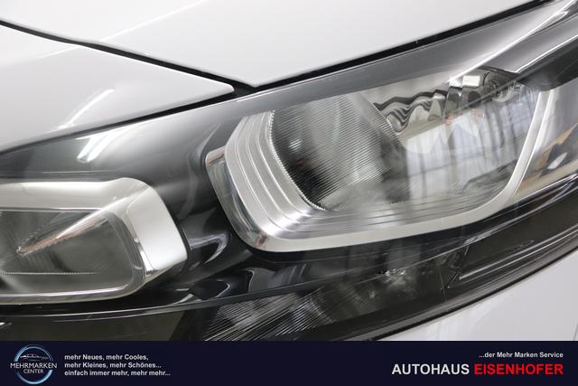 Fiat Scudo L3 2.0 145PS MT 549 - WEISS 969 - Standard Sitze "980 vollwertiges Ersatzrad 9A1 Pack Visibility Schweibenwischer mit Regensensor Elektrische und beheizbare Außenspiegel, anklappbar Nebelscheinwerfer Serie: 516 Heckflügeltüren 450 Höhenverstellbarer Fahrersitz 056 Berganfahrhilfe 149 Trennwand ohne Fenster 025 Klimaanlage"