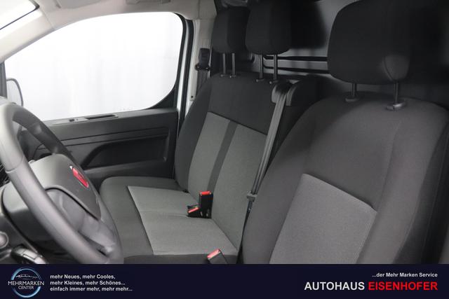 Fiat Scudo L3 2.0 145PS MT 549 - WEISS 969 - Standard Sitze "980 vollwertiges Ersatzrad 9A1 Pack Visibility Schweibenwischer mit Regensensor Elektrische und beheizbare Außenspiegel, anklappbar Nebelscheinwerfer Serie: 516 Heckflügeltüren 450 Höhenverstellbarer Fahrersitz 056 Berganfahrhilfe 149 Trennwand ohne Fenster 025 Klimaanlage"