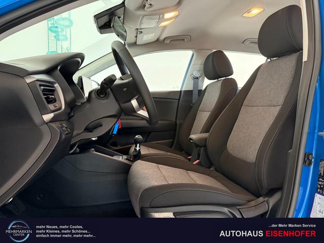 Kia Stonic Blau