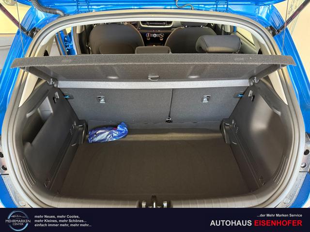 Kia Stonic Blau