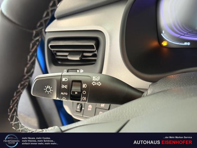 Kia Stonic Blau