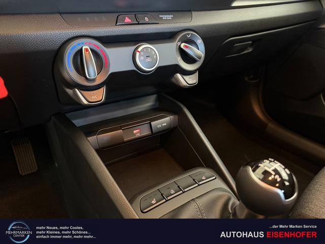 Kia Stonic Blau