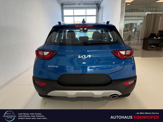 Kia Stonic Blau