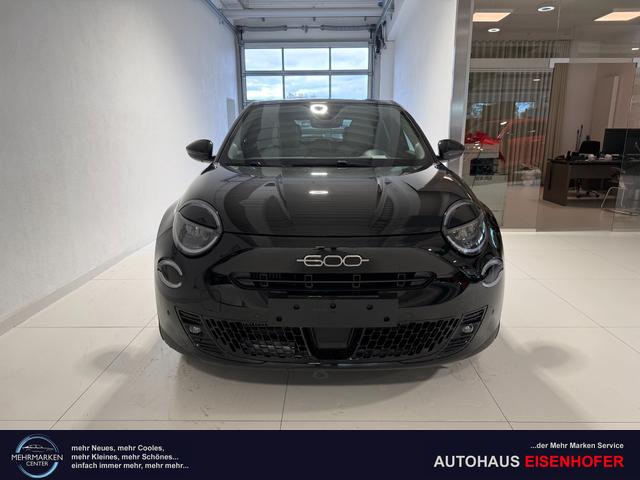 Fiat 600 - La Prima Hybrid 1.2 T3 107 kW (145 PS) DCT Klimaautomatik, Massagesitz, Sitzheizung, elektrisch verstellbarer Fahrersitz, Radio, DAB, Apple CarPlay, Android Auto, Navigationssystem, 18 Zoll Leichtmetallfelgen, uvm.