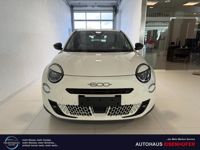 Fiat 600 - La Prima Hybrid 1.2 T3 107 kW (145 PS) DCT Klimaautomatik, Massagesitz, Sitzheizung, elektrisch verstellbarer Fahrersitz, Radio, DAB, Apple CarPlay, Android Auto, Navigationssystem, 18 Zoll Leichtmetallfelgen, uvm.