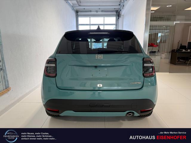 Fiat 600 La Prima Aqua Blau