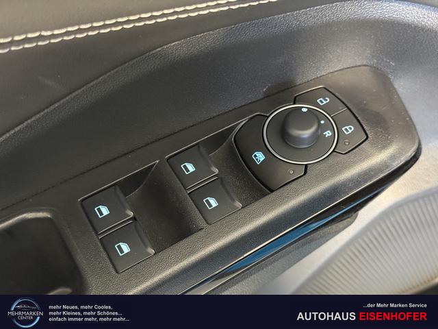 Ford Puma Titanium Digital Aqua Blau