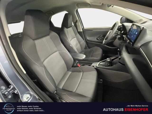 Toyota Yaris Active Plus Tech 1.5 VVT-i Hybrid 116PS/85kW CVT 2026 +17" ALU +RFK +Smart-Entry +LED +Get&ouml;nte Scheiben +Parksensor V+H 