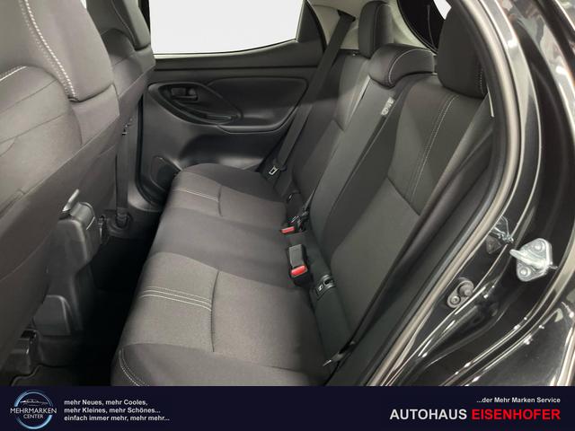 Toyota Yaris Active Plus Tech 1.5 VVT-i Hybrid 116PS/85kW CVT 2026 +17" ALU +RFK +Smart-Entry +LED +Get&ouml;nte Scheiben +Parksensor V+H 