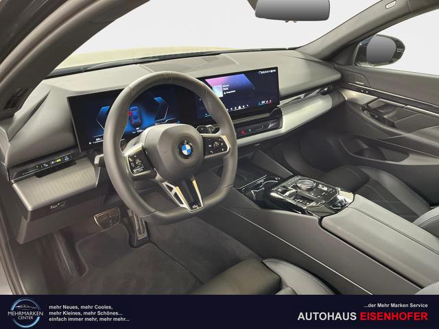 BMW 5er Touring 520i M-Sport 190PS/140kW Steptronic +AHK +20" +MSportpaket +MSportfahrwerk +DrivingAssistantPlus +AdaptiveLED +HarmanKardon +DigitalKey +ParkAssist +Sitzhzg +WirelessCharging +Sonnenschutzverglasung +ShadowLine 