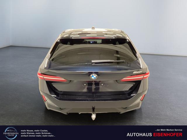 BMW 5er Touring 520i M-Sport 190PS/140kW Steptronic +AHK +20" +MSportpaket +MSportfahrwerk +DrivingAssistantPlus +AdaptiveLED +HarmanKardon +DigitalKey +ParkAssist +Sitzhzg +WirelessCharging +Sonnenschutzverglasung +ShadowLine 
