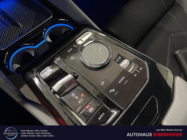 BMW 5er Touring 520i M-Sport 190PS/140kW Steptronic +AHK +20" +MSportpaket +MSportfahrwerk +DrivingAssistantPlus +AdaptiveLED +HarmanKardon +DigitalKey +ParkAssist +Sitzhzg +WirelessCharging +Sonnenschutzverglasung +ShadowLine 