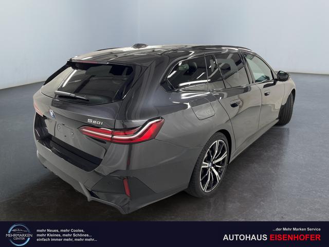 BMW 5er Touring 520i M-Sport 190PS/140kW Steptronic +AHK +20" +MSportpaket +MSportfahrwerk +DrivingAssistantPlus +AdaptiveLED +HarmanKardon +DigitalKey +ParkAssist +Sitzhzg +WirelessCharging +Sonnenschutzverglasung +ShadowLine 