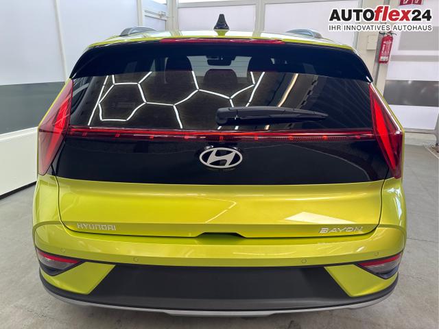 Hyundai / BAYON / Gr&uuml;n / / / NAVI SHZ RFK PDC KLIMAAUTOMATIK Licht/Regensensor