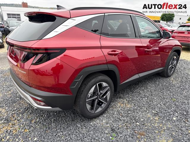 Hyundai / TUCSON / Rot / / / DCT ACC SHZ NAVI PDC RFK