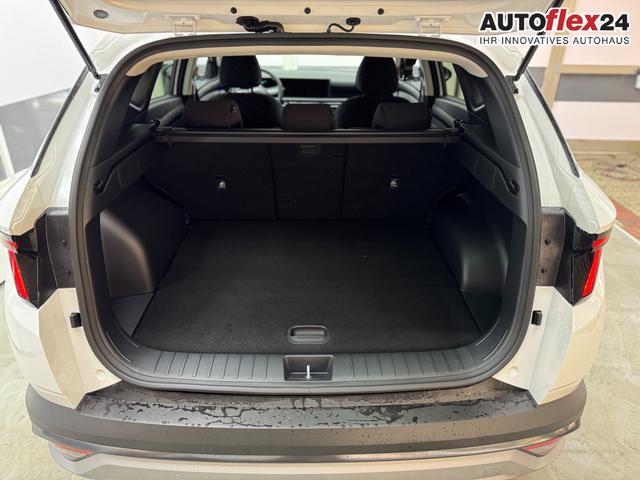 Hyundai TUCSON STYLE AUT ACC 18ALU KLIMAAUTOMATIK TOTWINKEL NAVI SHZ RFK PDC 