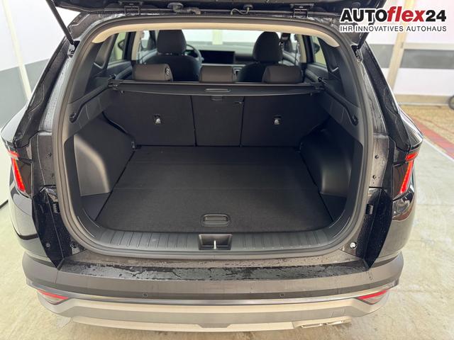Hyundai TUCSON STYLE AUT ACC 18ALU KLIMAAUTOMATIK TOTWINKEL NAVI SHZ RFK PDC 
