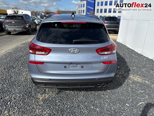 Hyundai / i30 / Grau / / / 