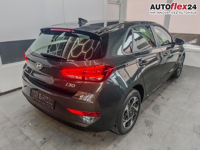 Hyundai i30 STYLE DCT NAVI WP ALU LED RFK PDC 