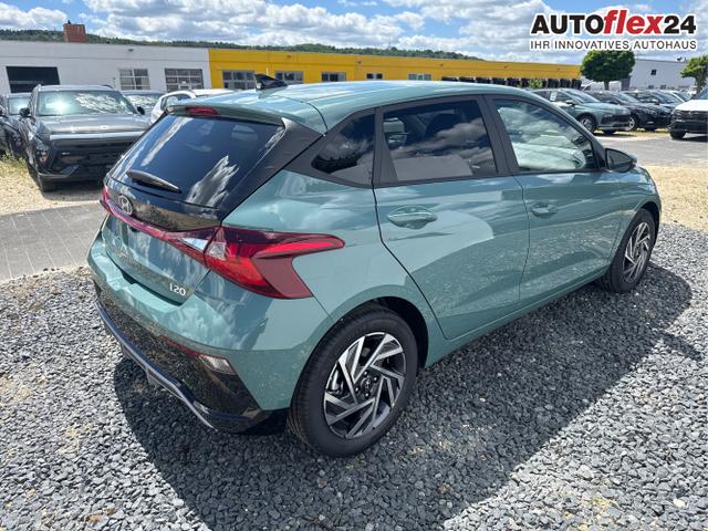 Hyundai / i20 / Grau / / / 