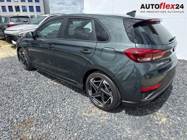 Hyundai / i30 / Grau / / / 