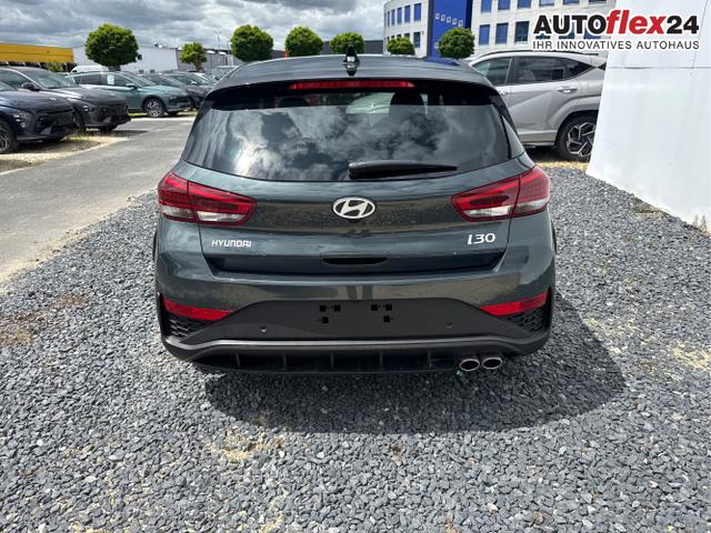 Hyundai / i30 / Grau / / / 