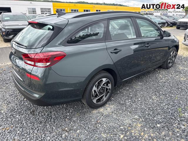 Hyundai / i30 / Grau / / / 