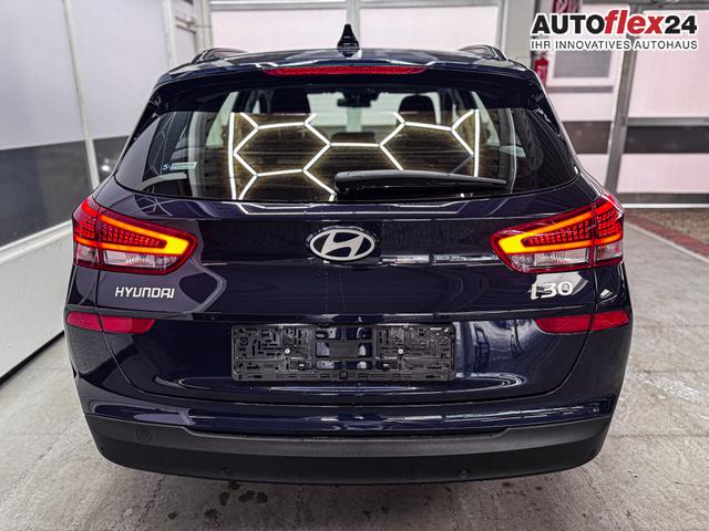 Hyundai i30 Kombi STYLE NAVI RFK SHZ PDC ALU 