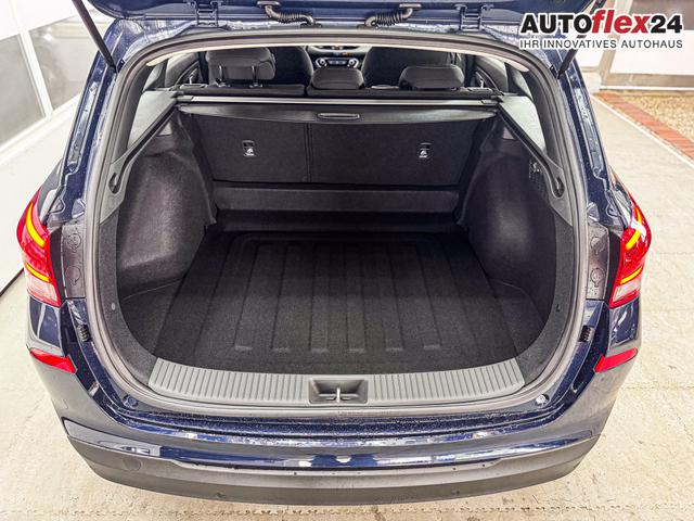 Hyundai i30 Kombi STYLE NAVI RFK SHZ PDC ALU 