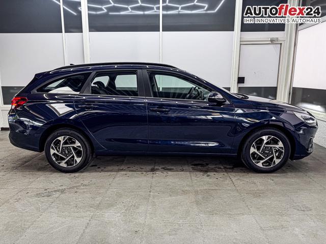 Hyundai i30 Kombi STYLE NAVI RFK SHZ PDC ALU 