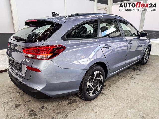 Hyundai i30 Kombi STYLE DCT NAVI RFK SHZ PDC ALU 