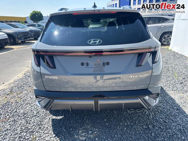 Hyundai / TUCSON / Grau / / / 