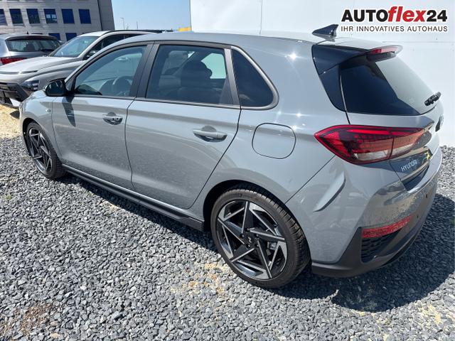 Hyundai / i30 / Grau / / / 