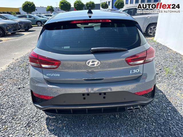 Hyundai / i30 / Grau / / / 