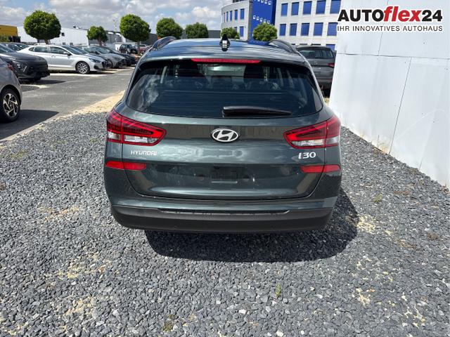 Hyundai / i30 / Grau / / / 