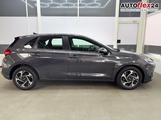 Hyundai i30 STYLE DCT ALU SHZ NAVI RFK PDC 
