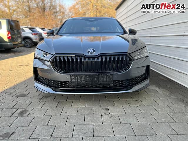 Vorlauffahrzeuge Skoda Superb Combi - Sportline Kombi 2.0 TDI DSG 4x4  HUD AHK Navi Matrix AssistenzPlus NAVI E-Heck Keyless