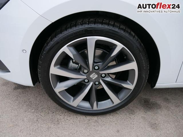 SEAT Leon FR 2.0 TDI DSG*RFK*NAVI*TEMPOMAT*TRAVEL ASSIST* FULL LINK* KEYLESS-GO* 